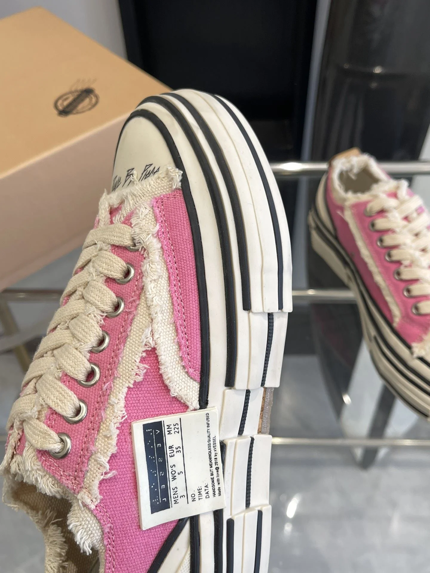 Unique Xvessel Shoes 7089