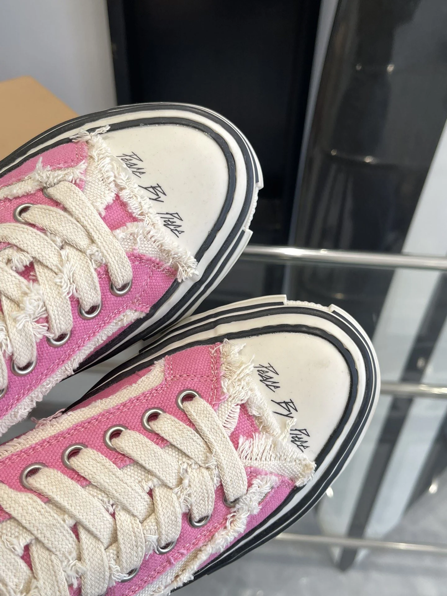Unique Xvessel Shoes 7089