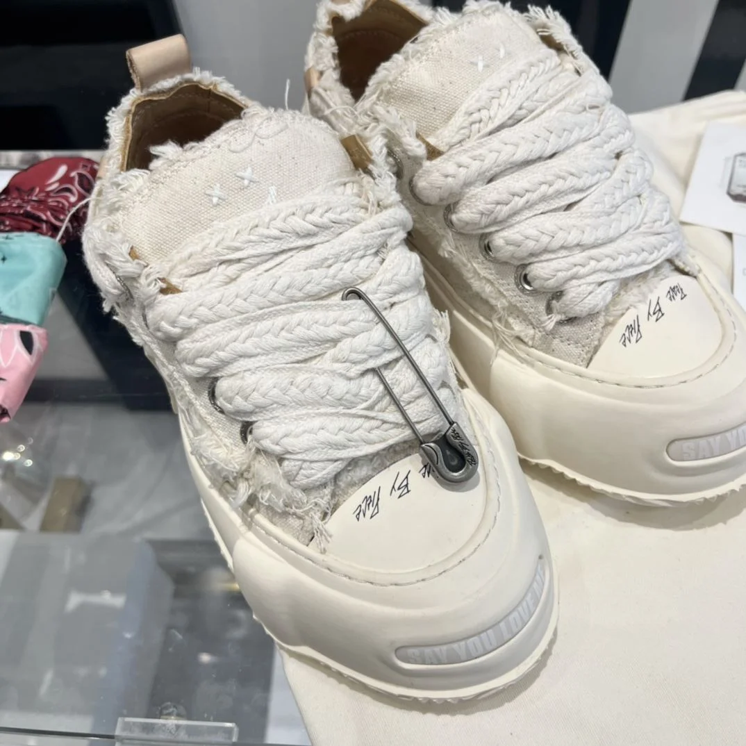 Xvessel Shoes Compact 7061