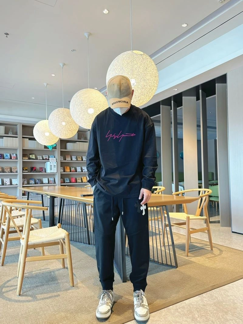 UrbanChic Y-3 T-Shirts 158024