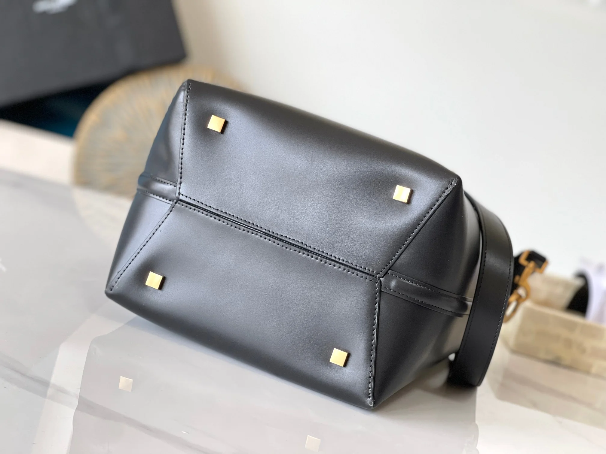 YSL Bucket Bags TechFriendly 37710