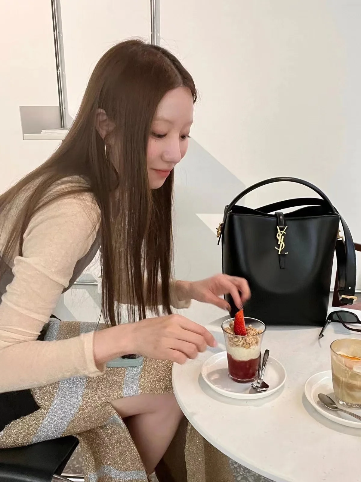 YSL Bucket Bags TechFriendly 37710