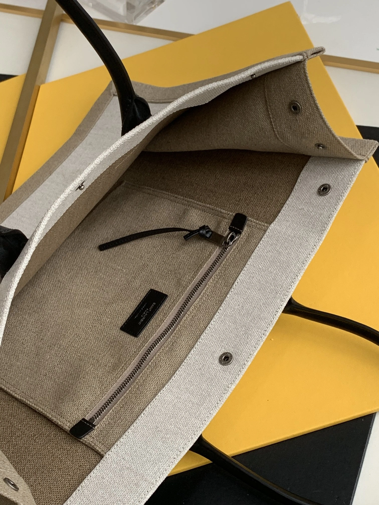 EyeCatching YSL Shopping Bags 74746