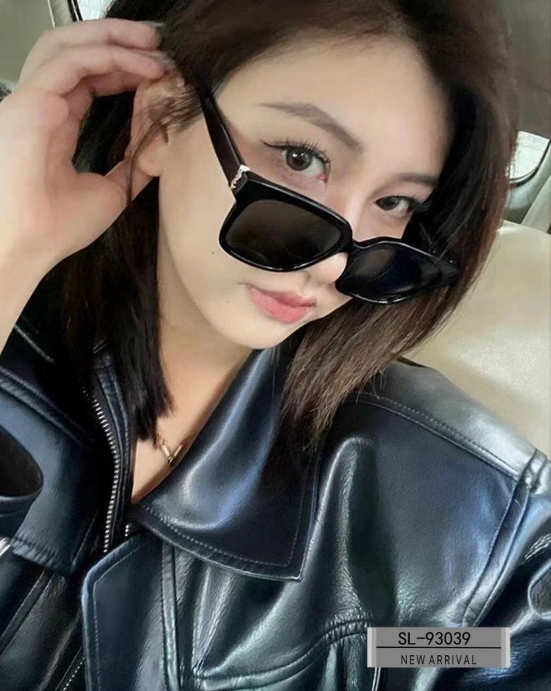 Trendsetting YSL Sunglasses 282683