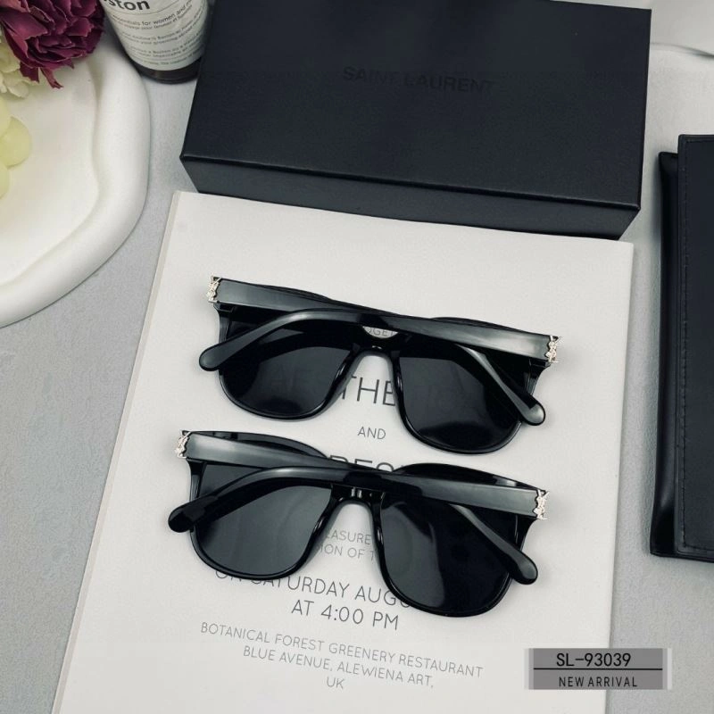 Trendsetting YSL Sunglasses 282683