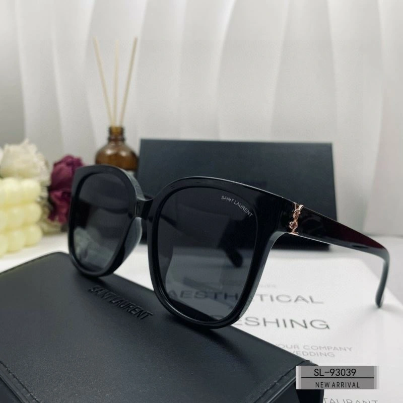 Trendsetting YSL Sunglasses 282683