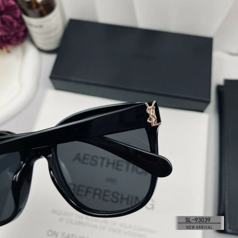 Trendsetting YSL Sunglasses 282683