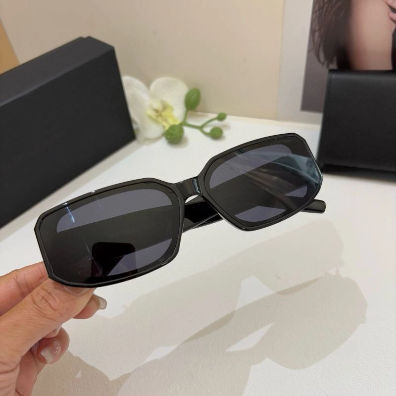 Effortless YSL Sunglasses 282671