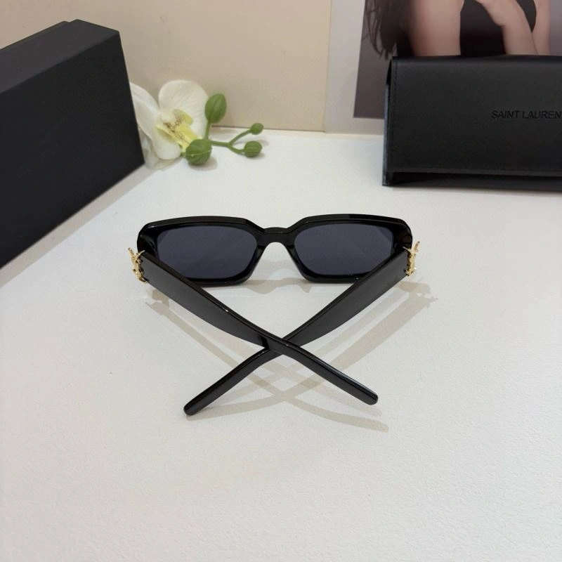 Effortless YSL Sunglasses 282671
