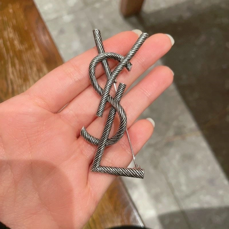 Cozy Ysl Brooches 208903