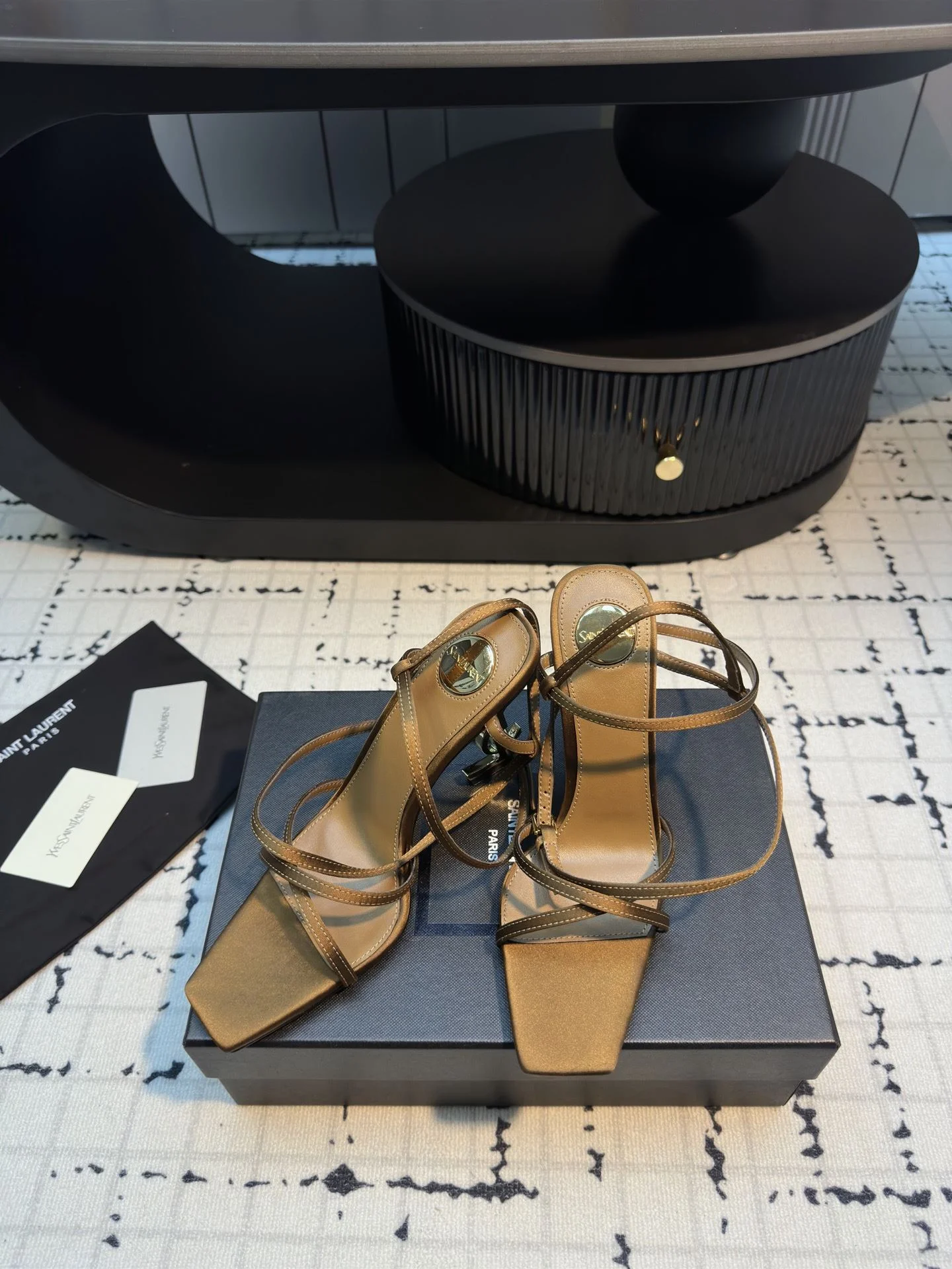 OdorResistant Ysl Sandals 7047