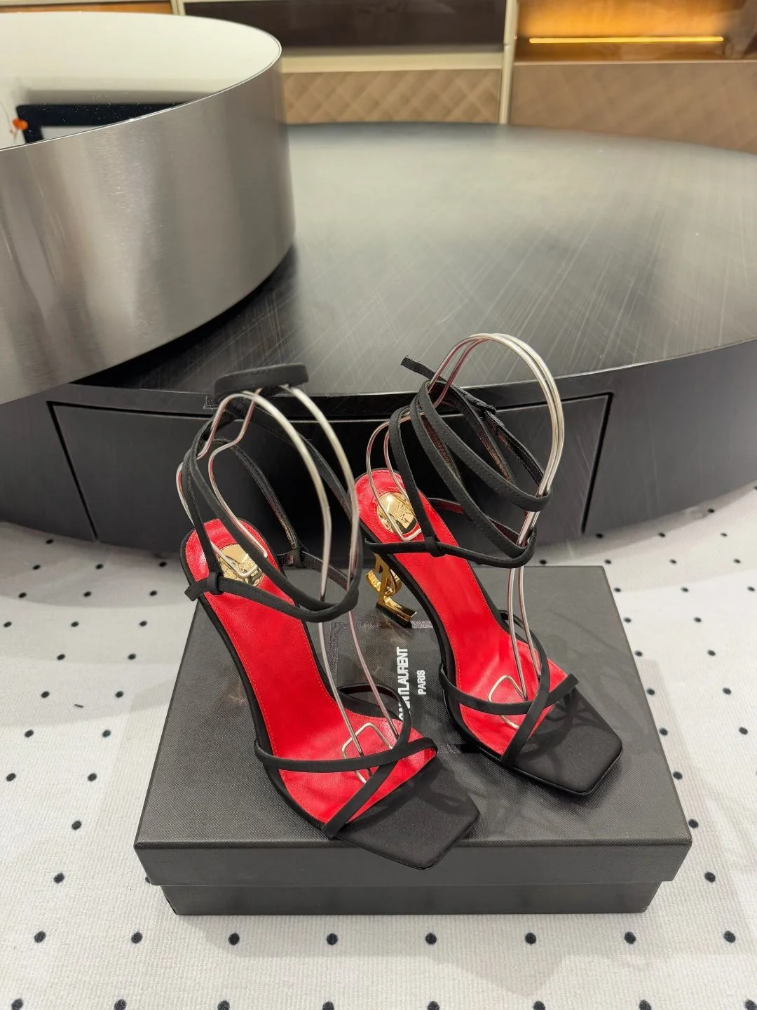 Ysl Sandals Unisex 7066