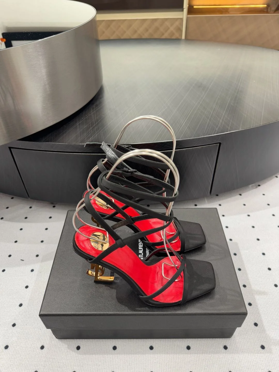 Ysl Sandals Unisex 7066