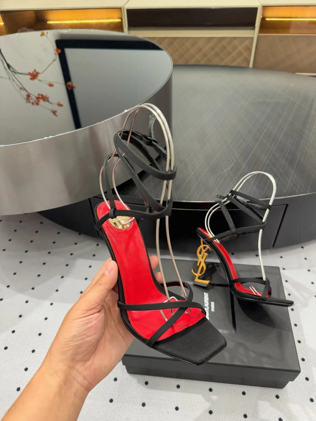 Ysl Sandals Unisex 7066