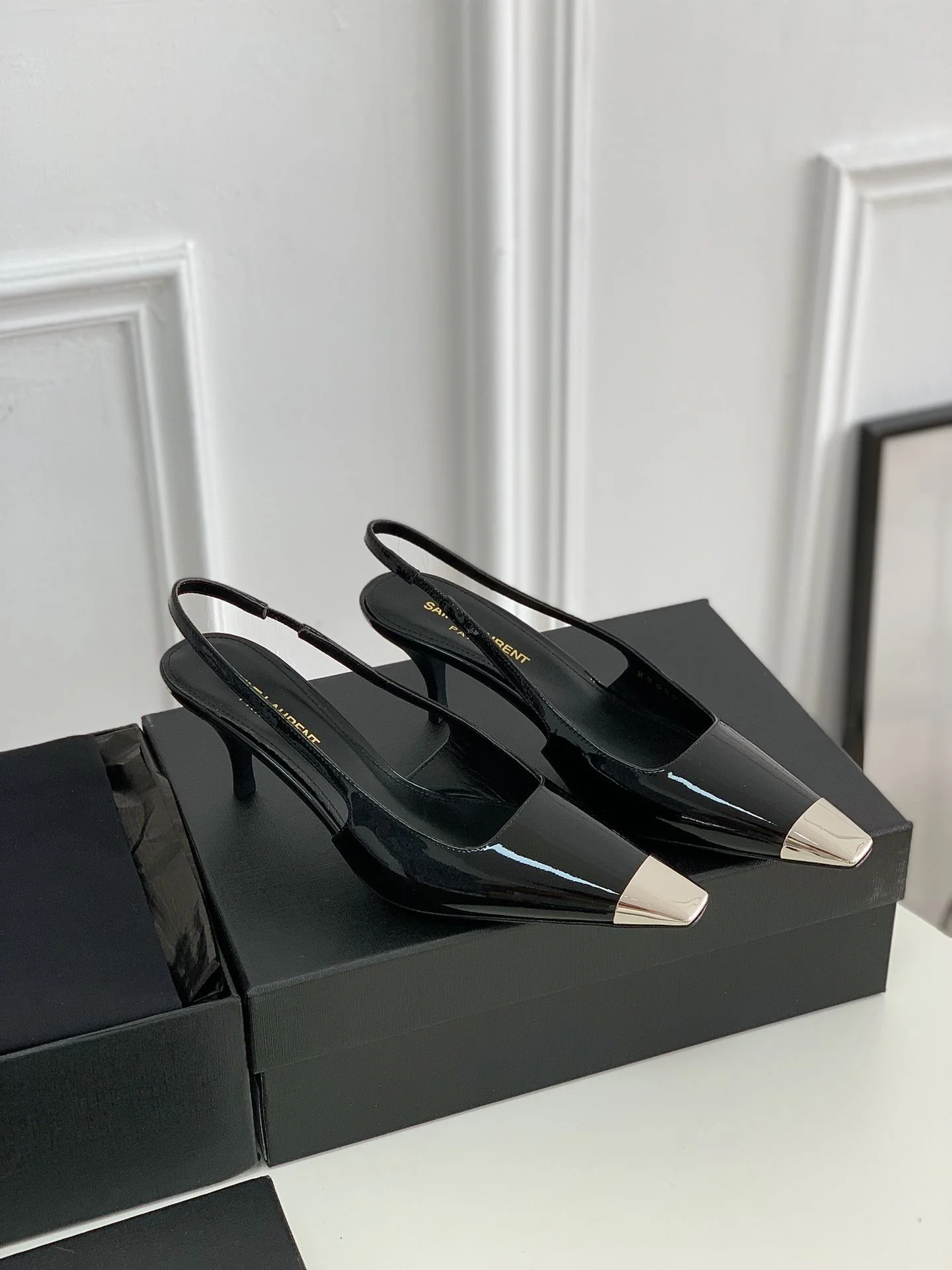 Ysl Sandals Youthful 5711