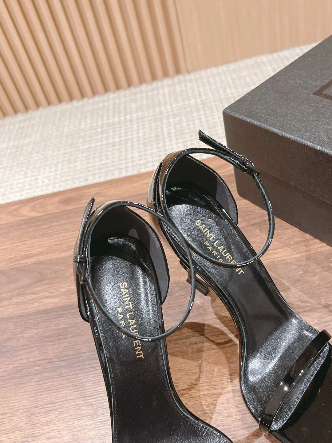 Ysl Sandals Comfortable 5749