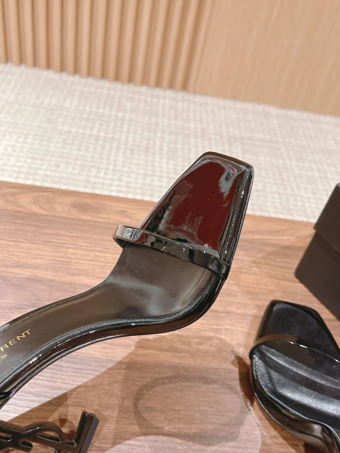 Ysl Sandals Comfortable 5749