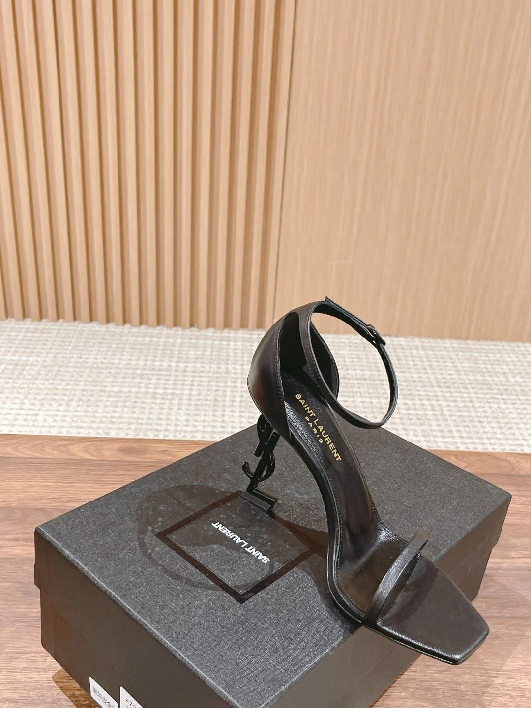 Ysl Sandals Premium 3889