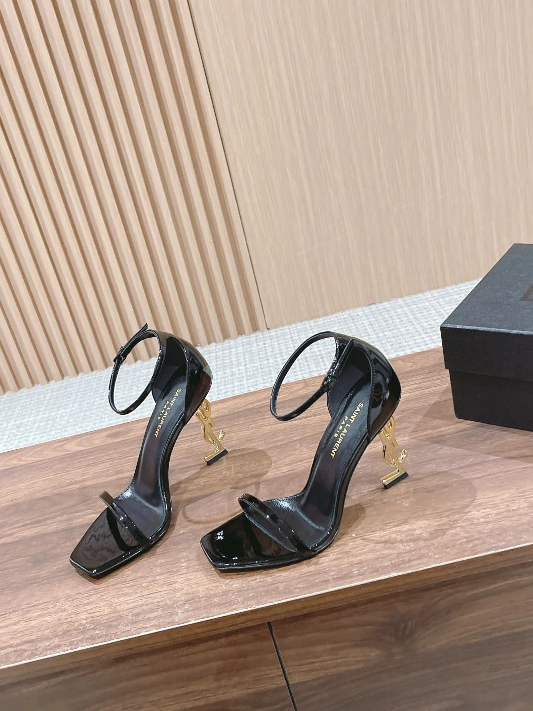 Ysl Sandals Lightweight 5727