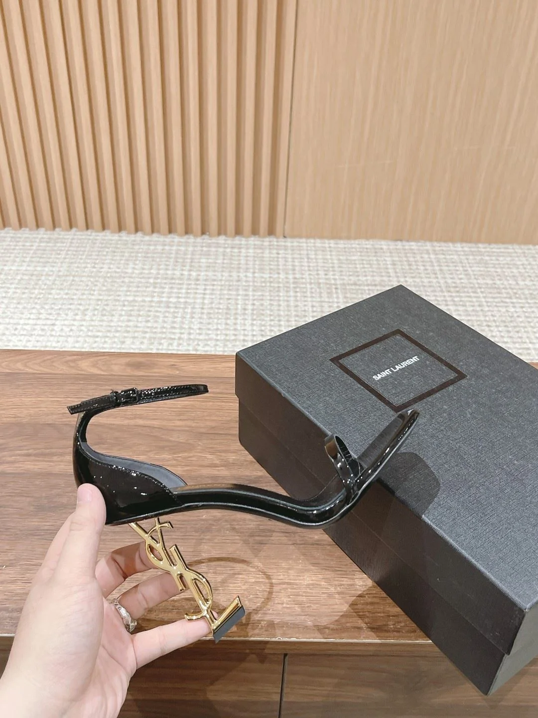 Ysl Sandals Lightweight 5727