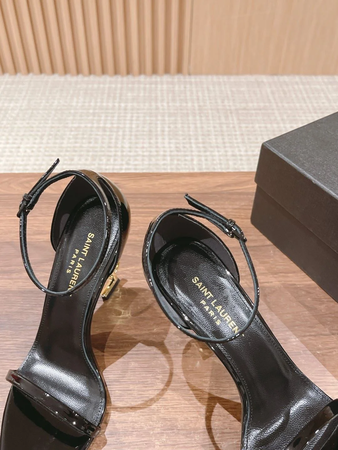 Ysl Sandals Lightweight 5727