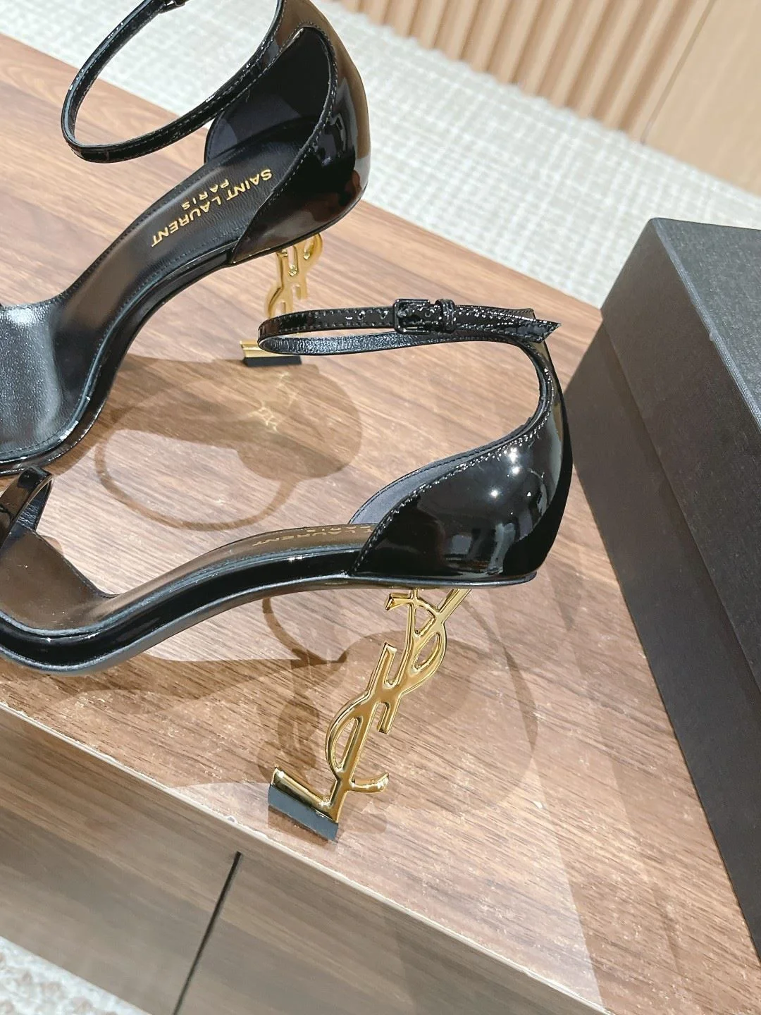 Ysl Sandals Lightweight 5727