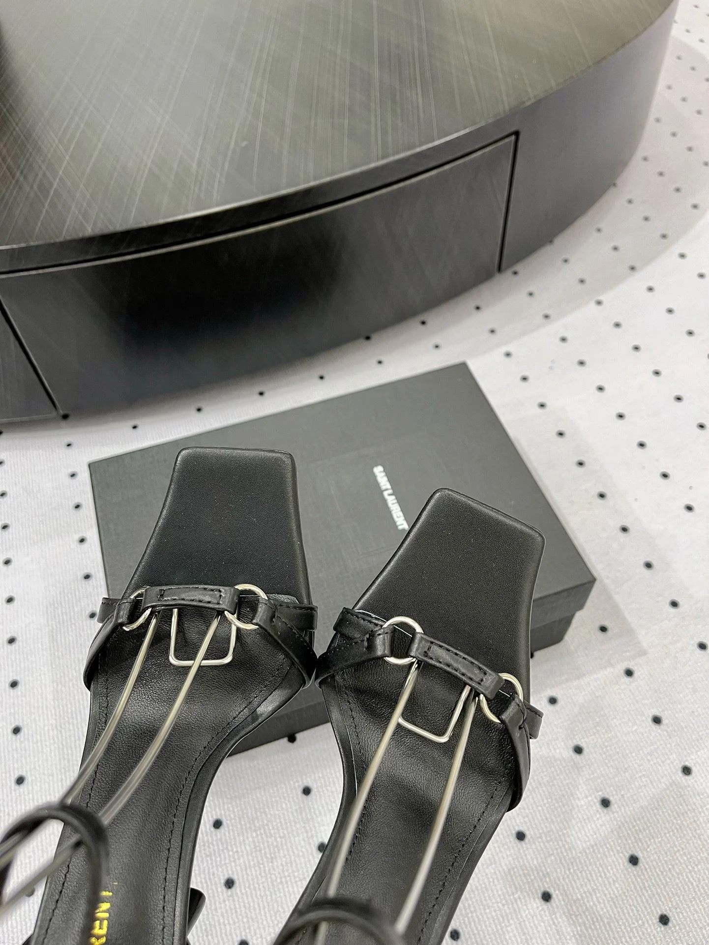 Ysl Sandals Cozy 5699