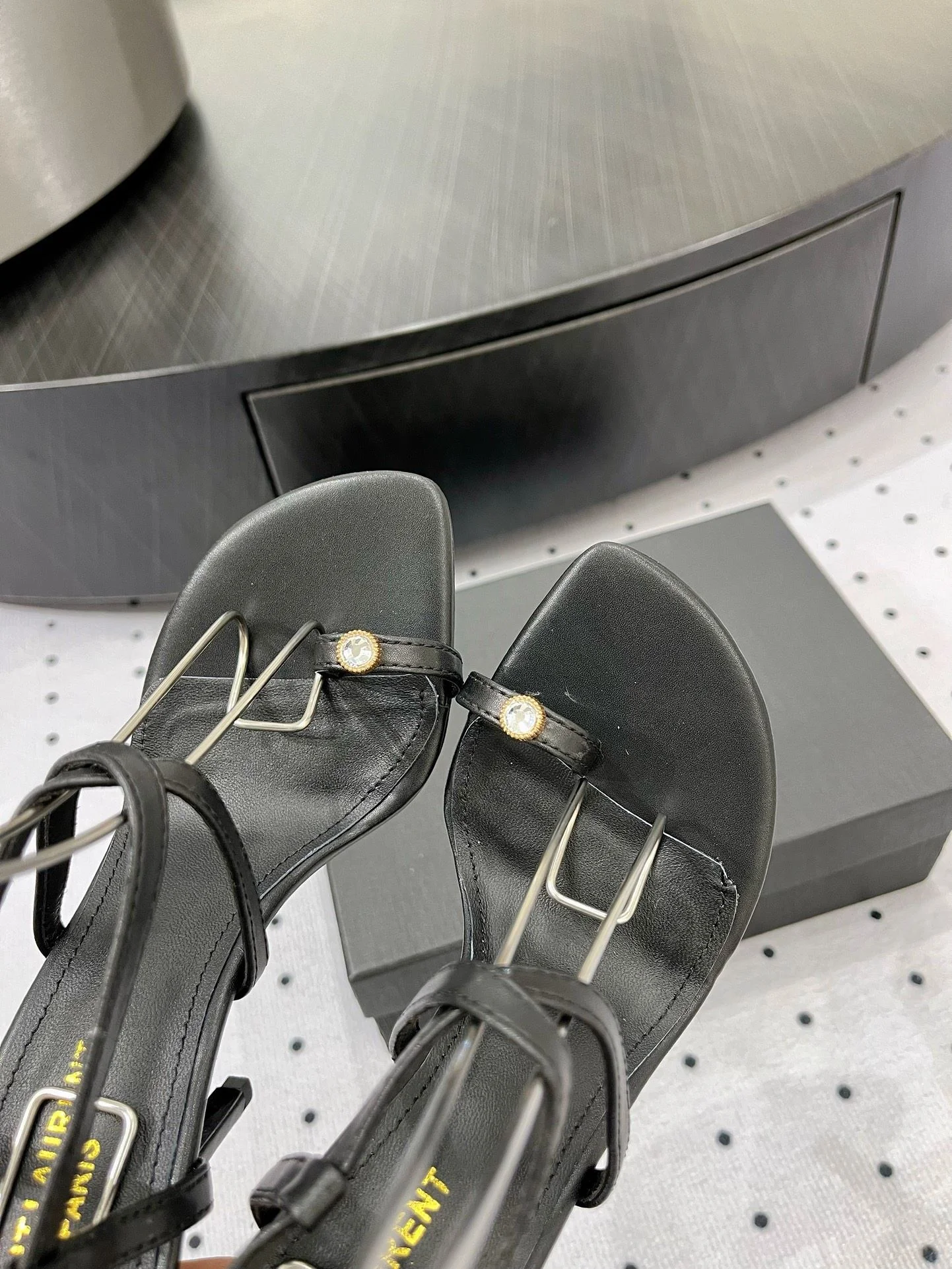 Ysl Sandals RelaxedFit 5773