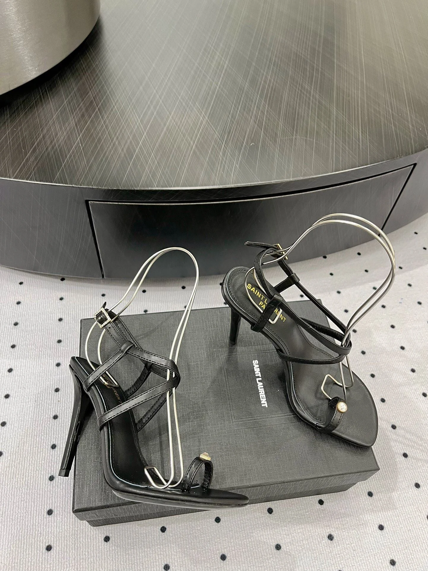 Ysl Sandals RelaxedFit 5773