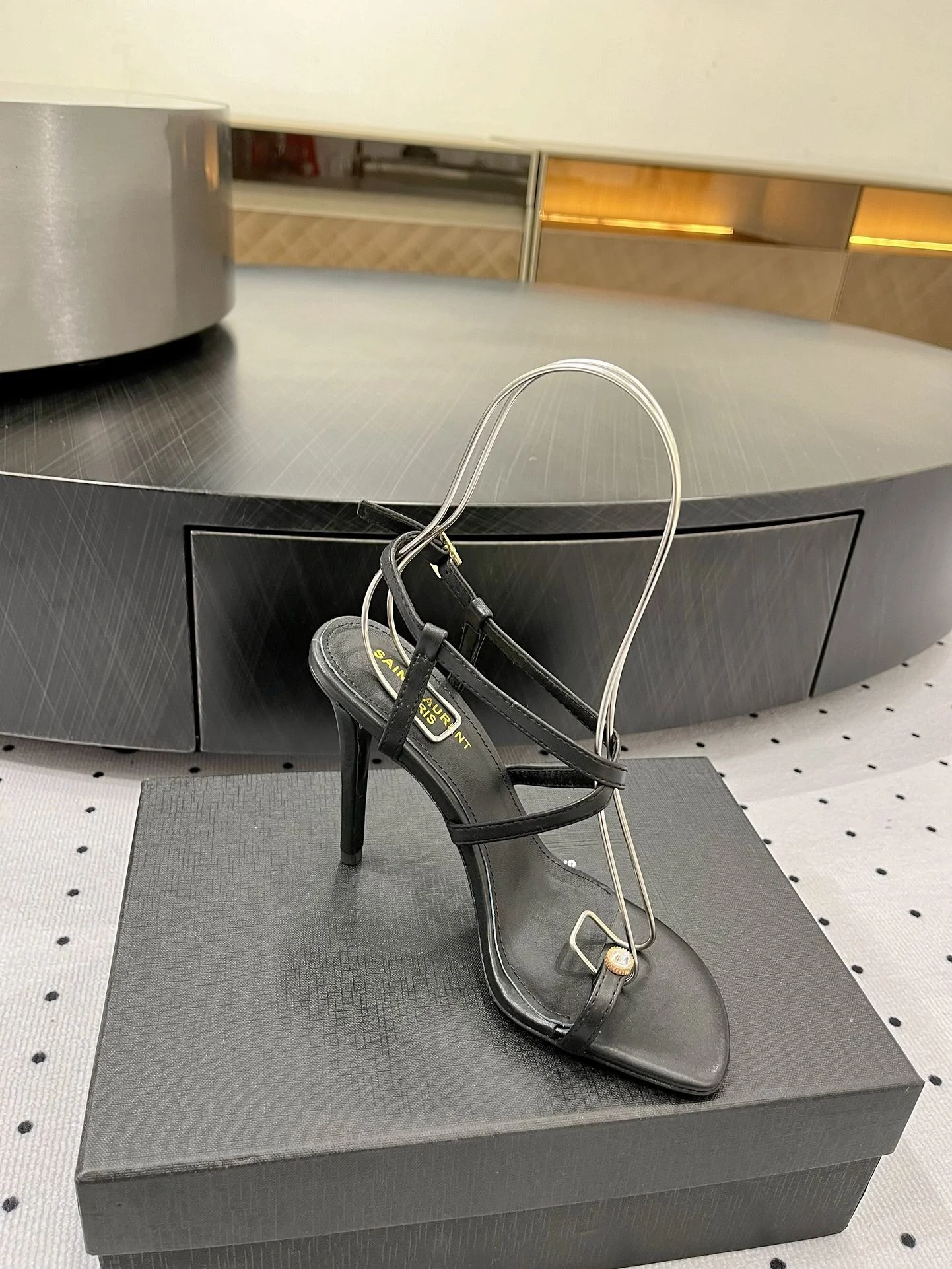 Ysl Sandals RelaxedFit 5773