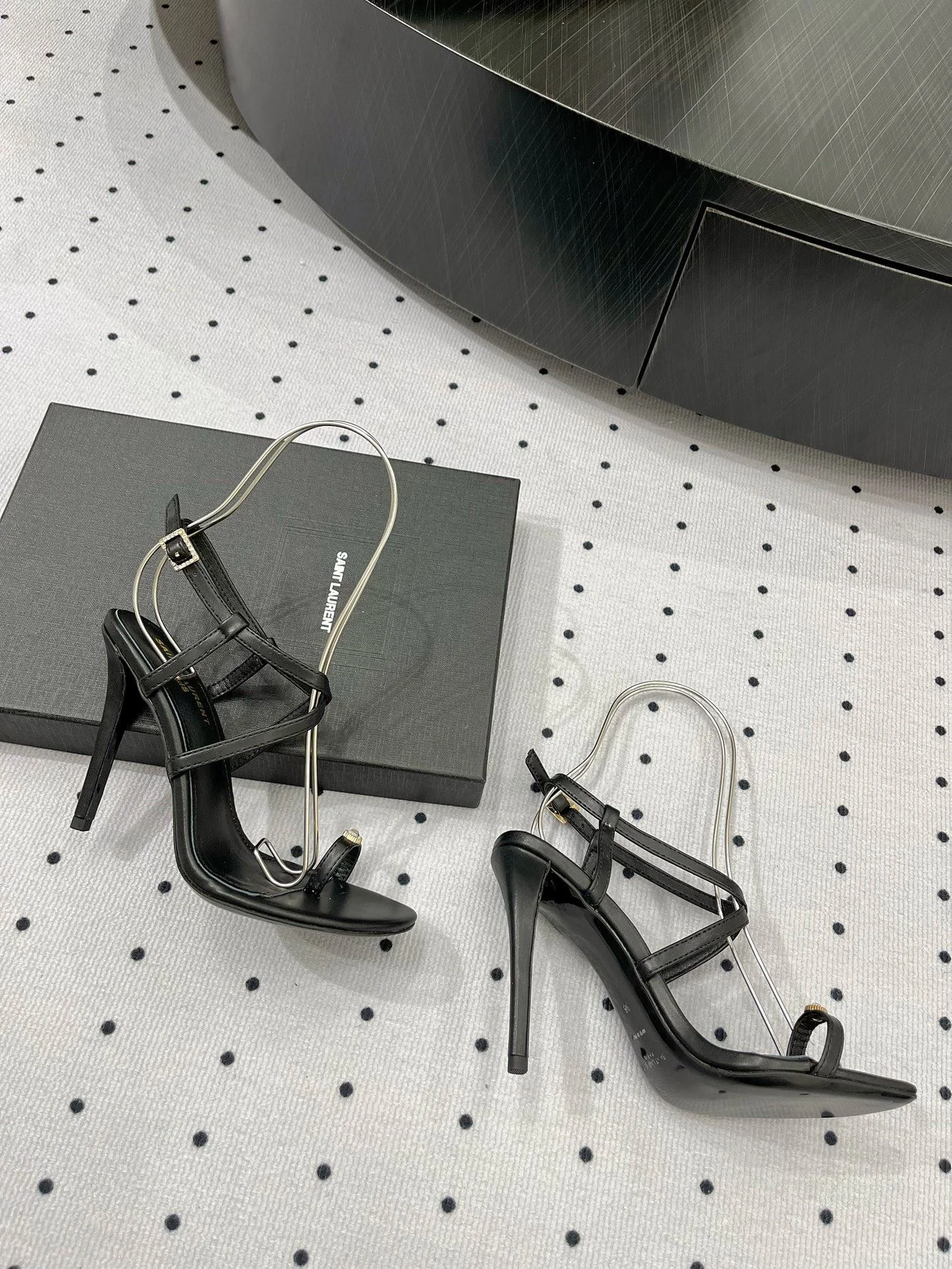 Ysl Sandals RelaxedFit 5773