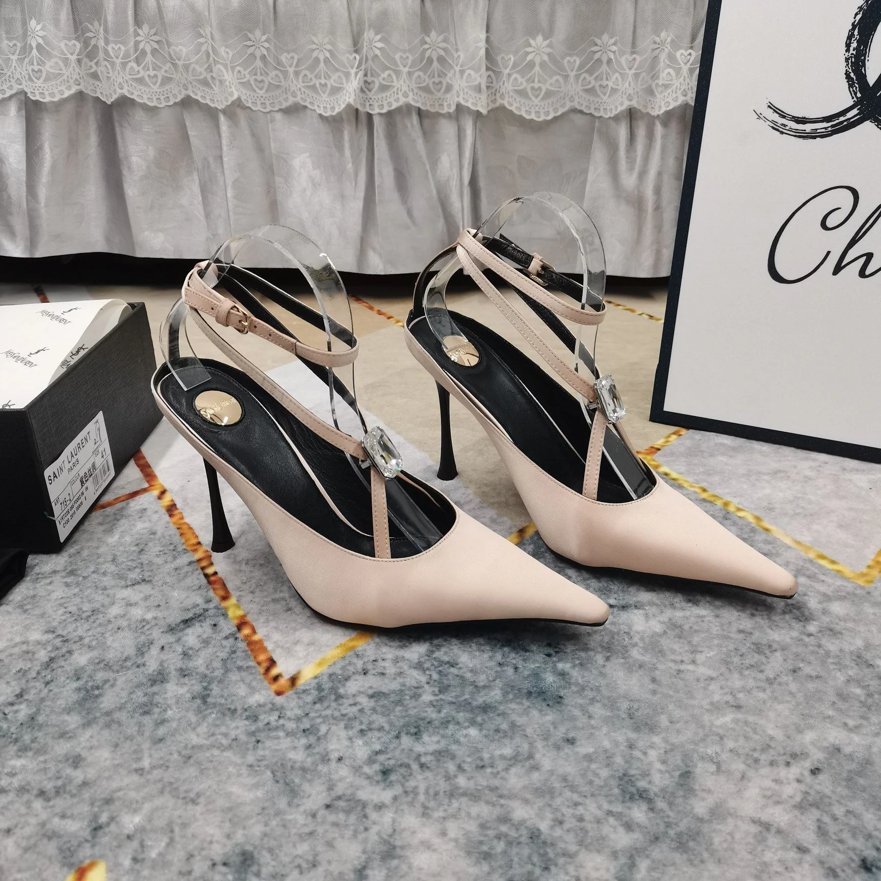 Ysl Sandals FlexibleFit 5689
