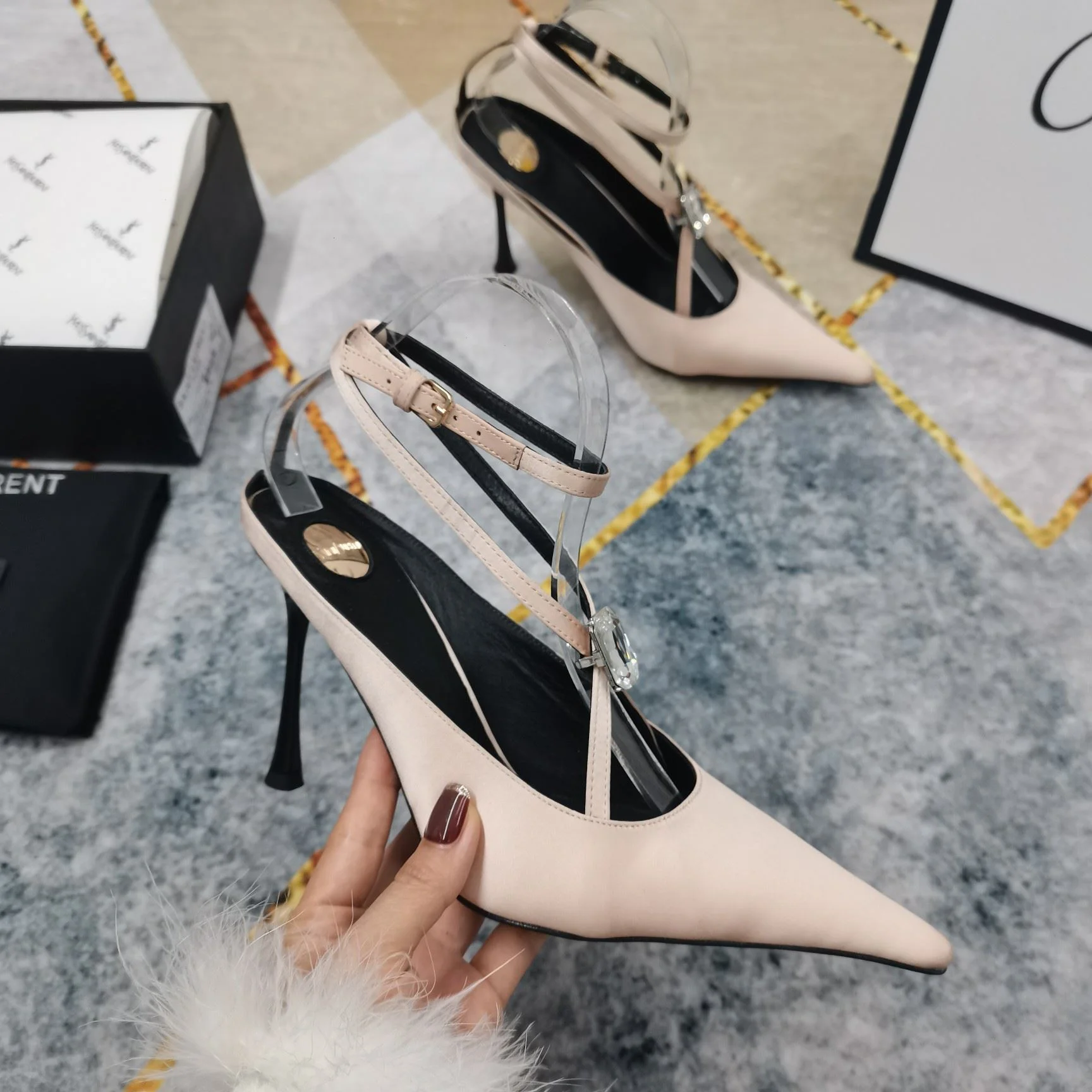Ysl Sandals FlexibleFit 5689