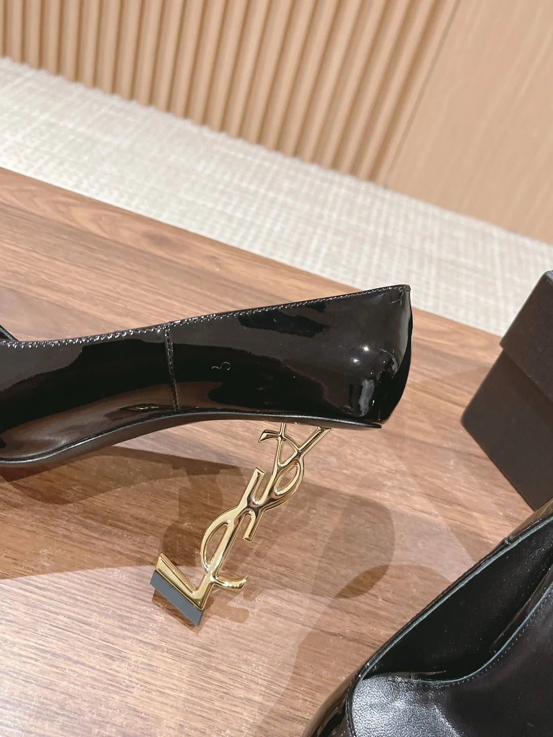 TravelReady Ysl Shoes 5603