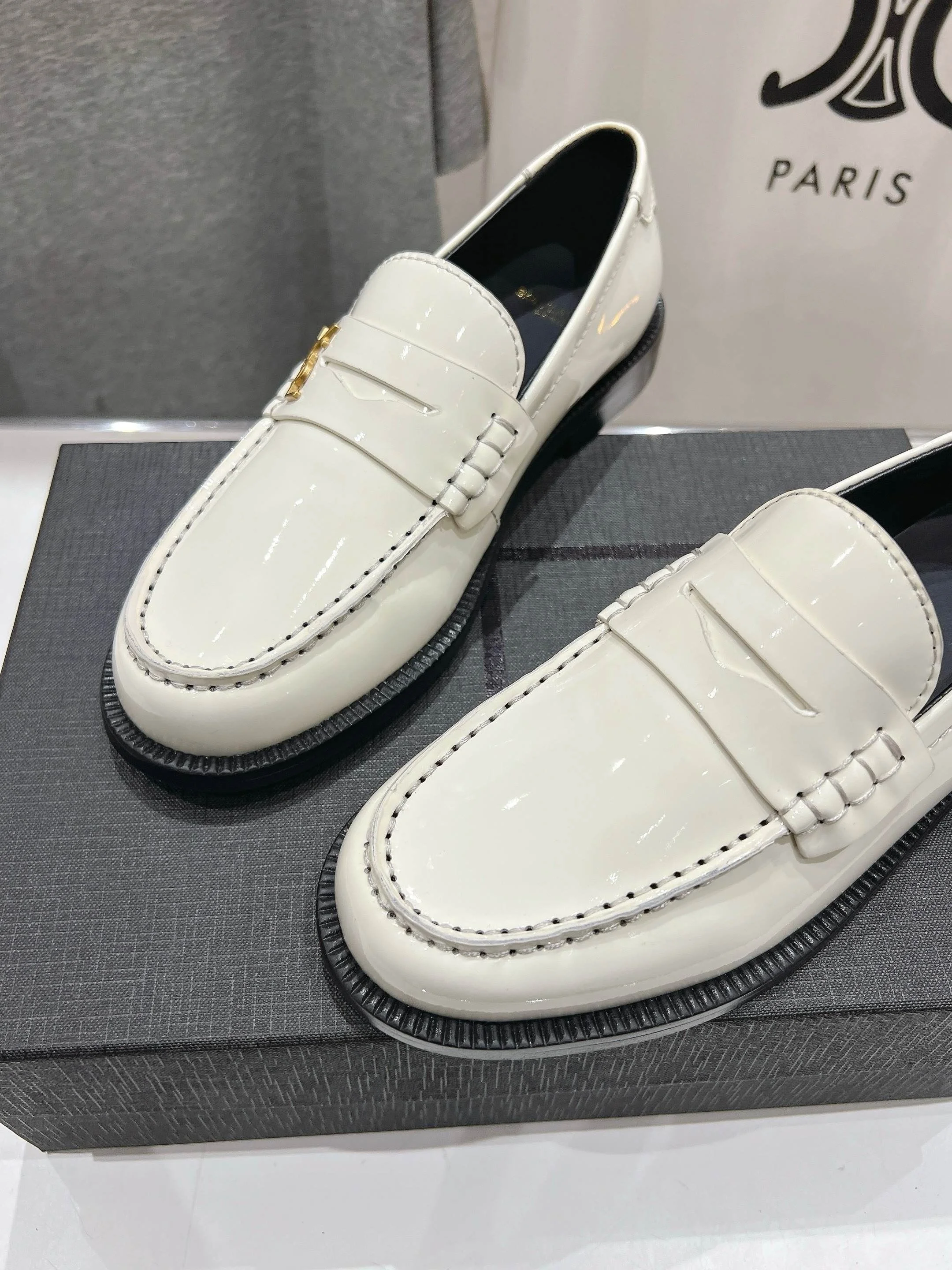 Seasonal Ysl Shoes 5604
